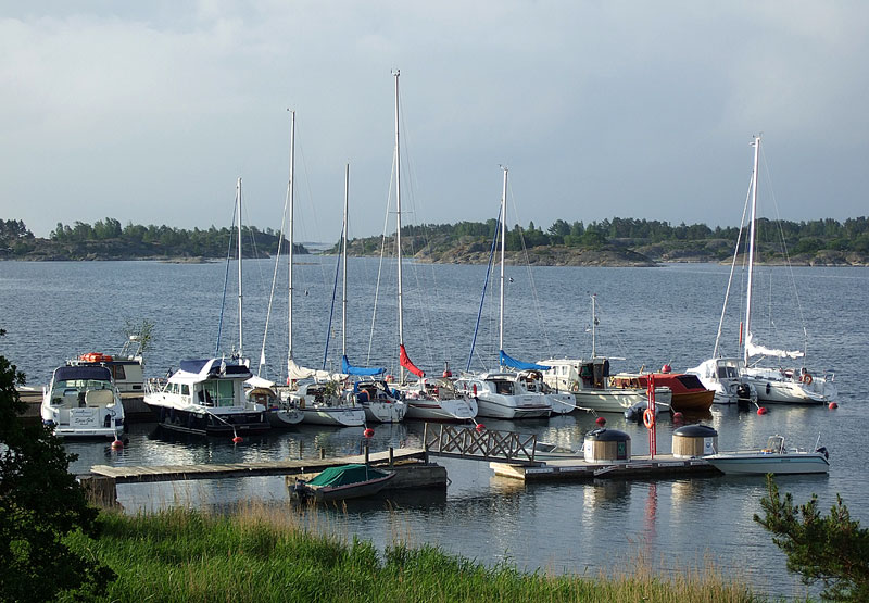 Vierasvenelaituri