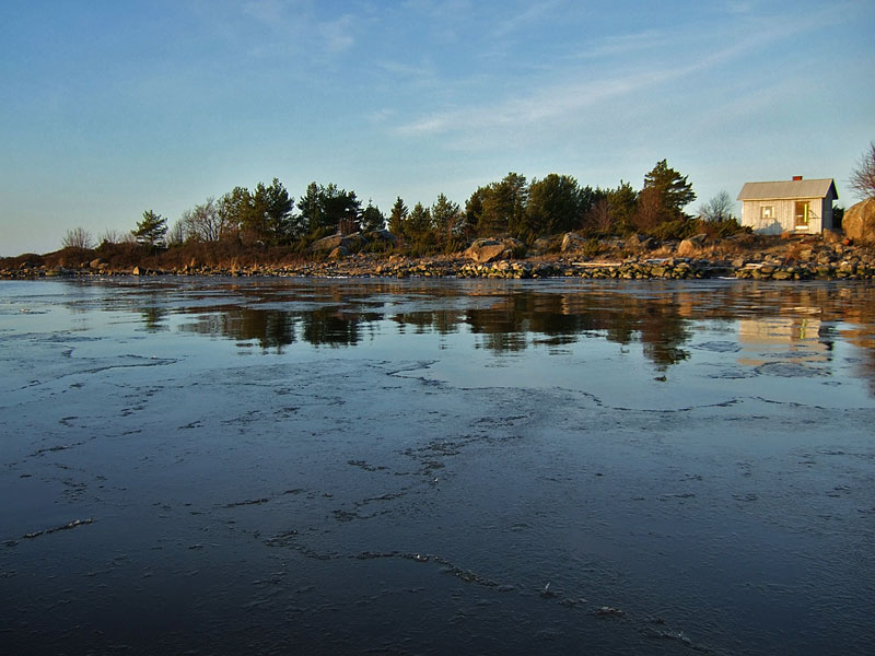 Kumppoosin valkoinen m&ouml;kki