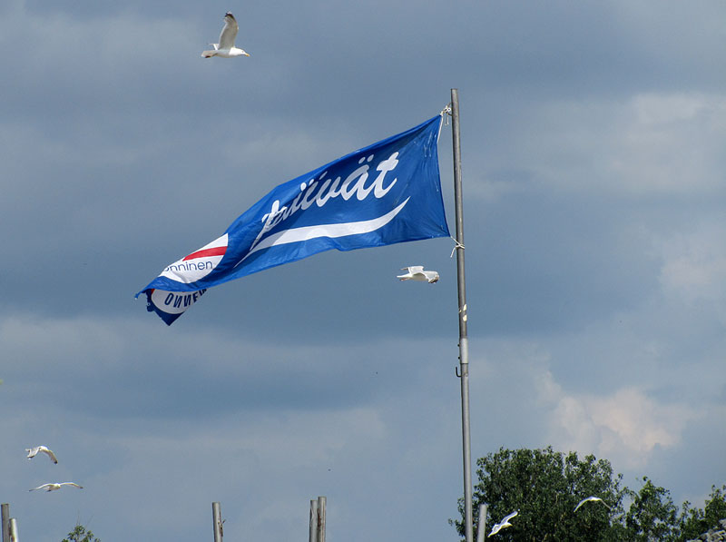 Onnenp&auml;iv&auml;t lippu