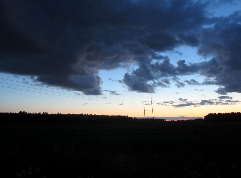 Y&ouml;pilvi&auml;, Tuorsniemi