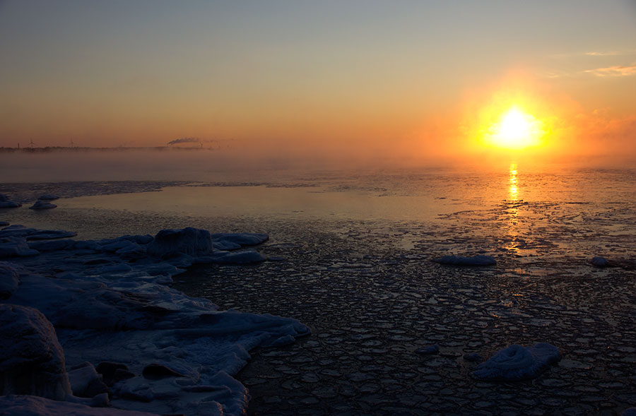 Auringonnousu ja merisavu