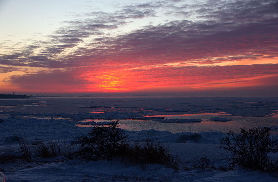 5 minuuttia ennen auringonnousua, Kallioholma
