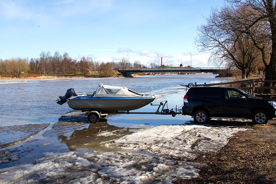 Buster ja Land Cruiser