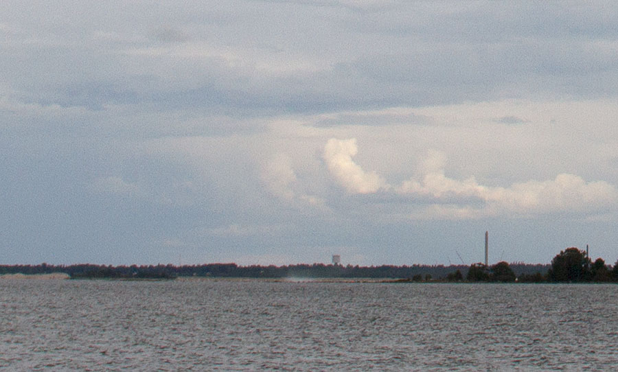 Vesi roikuu trombin alla