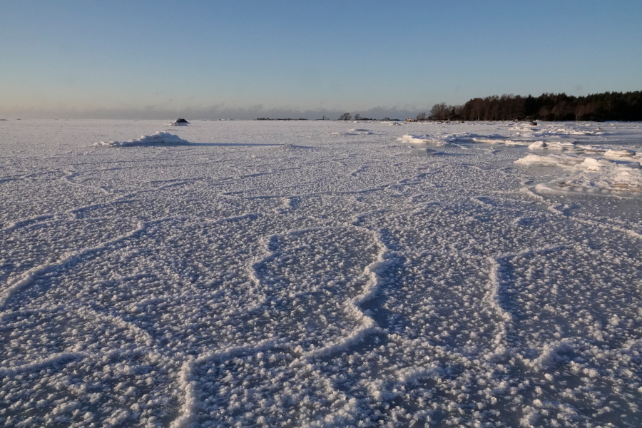 Eteläpuolen uusi jääkenttä