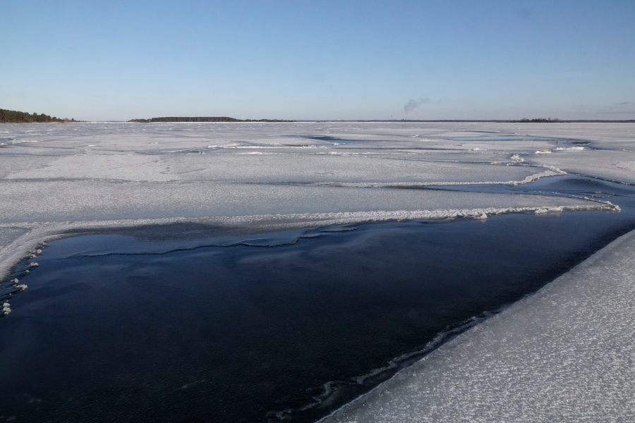 Pohjoisrannan jäätyneet lautat