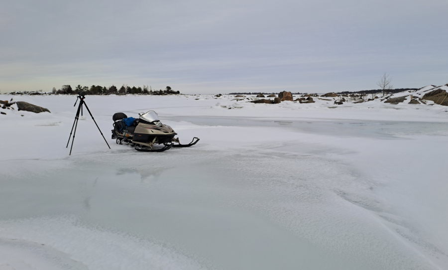 Kaukoputki ja
          moottorikelkka
